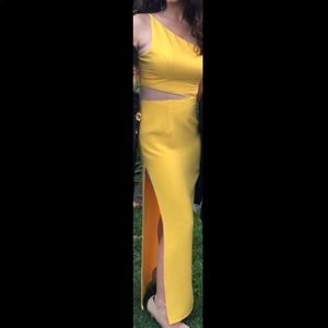 Yellow dress